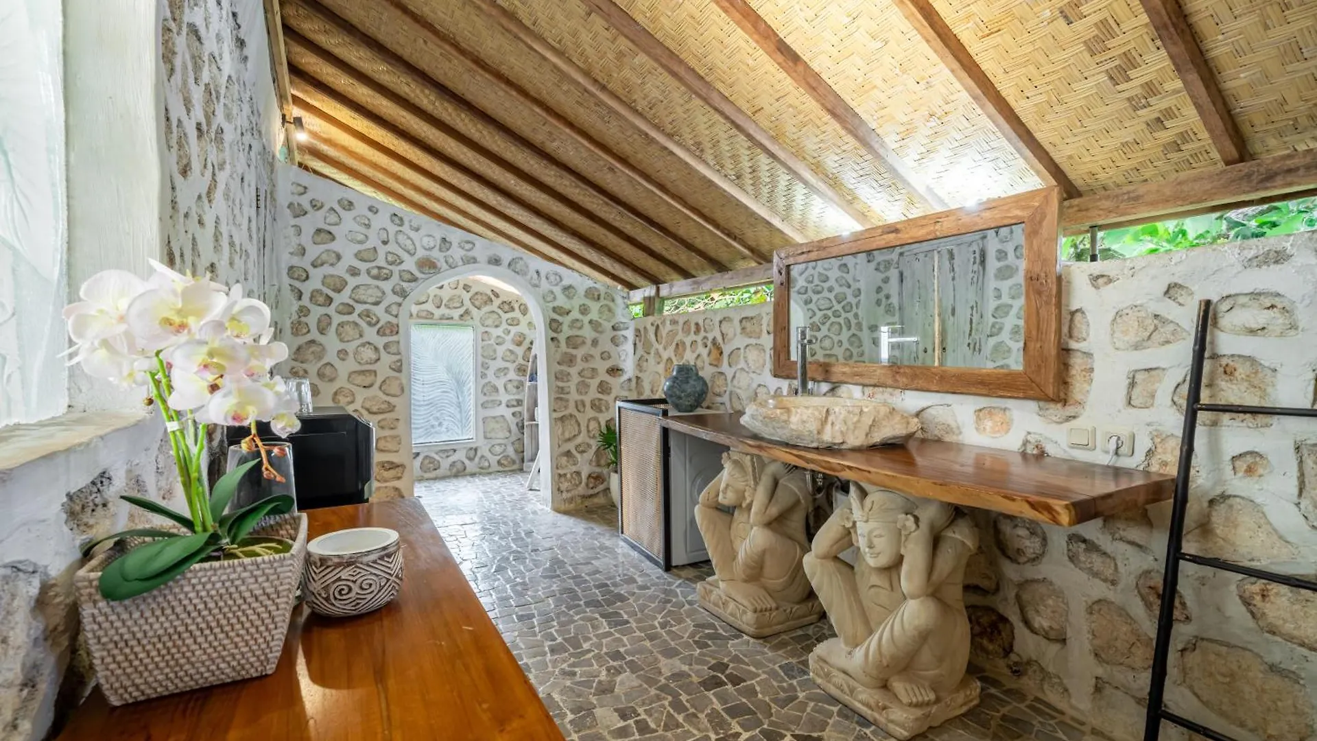 Balangan Beach Villa Idaman Bungalows Jimbaran